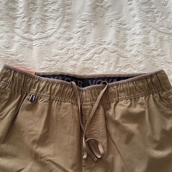 BNWT Casual Olive Green Shorts by Voyager - Picture 2 of 9
